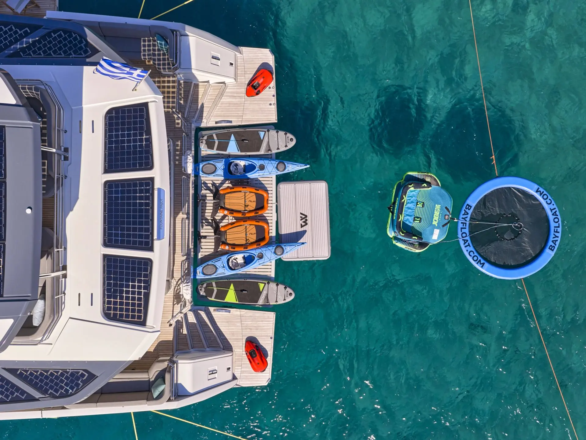 Power 80 ALINA – Aerial view with water toys