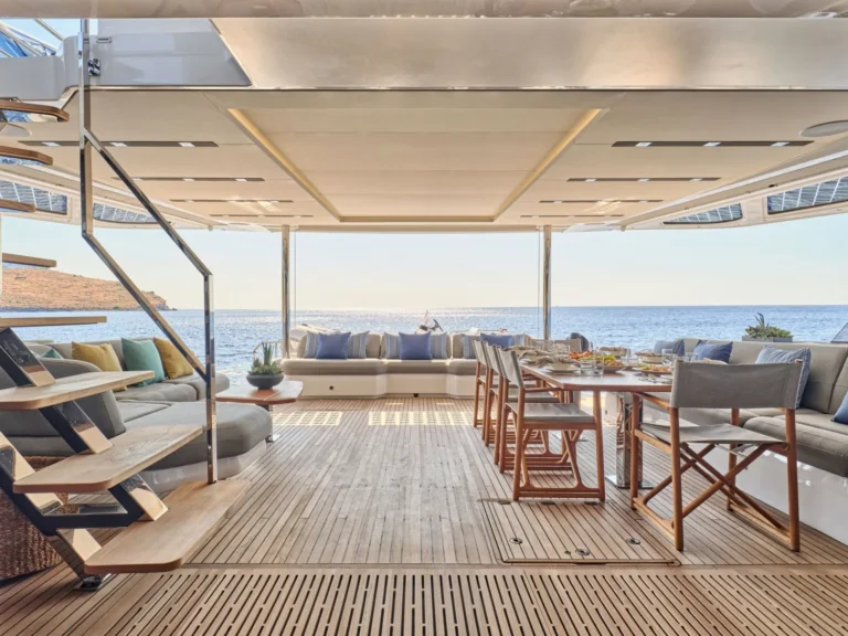 Power 80 ALINA – Aft deck with sea view