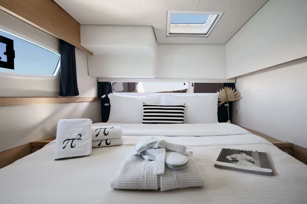Saba 50 PI 2 – Queen guest cabin