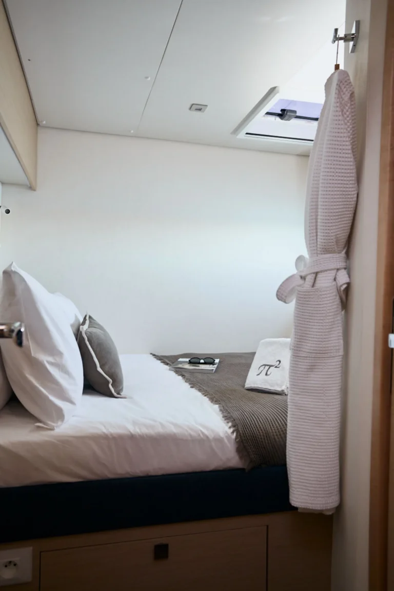 Saba 50 PI 2 – Guest cabin