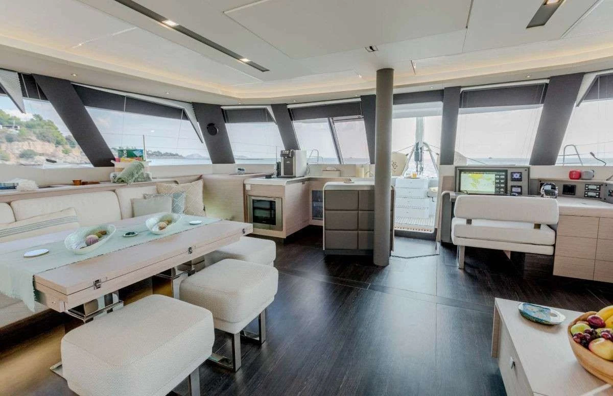 Fountaine Pajot Samana 59 ALLURE – Main saloon