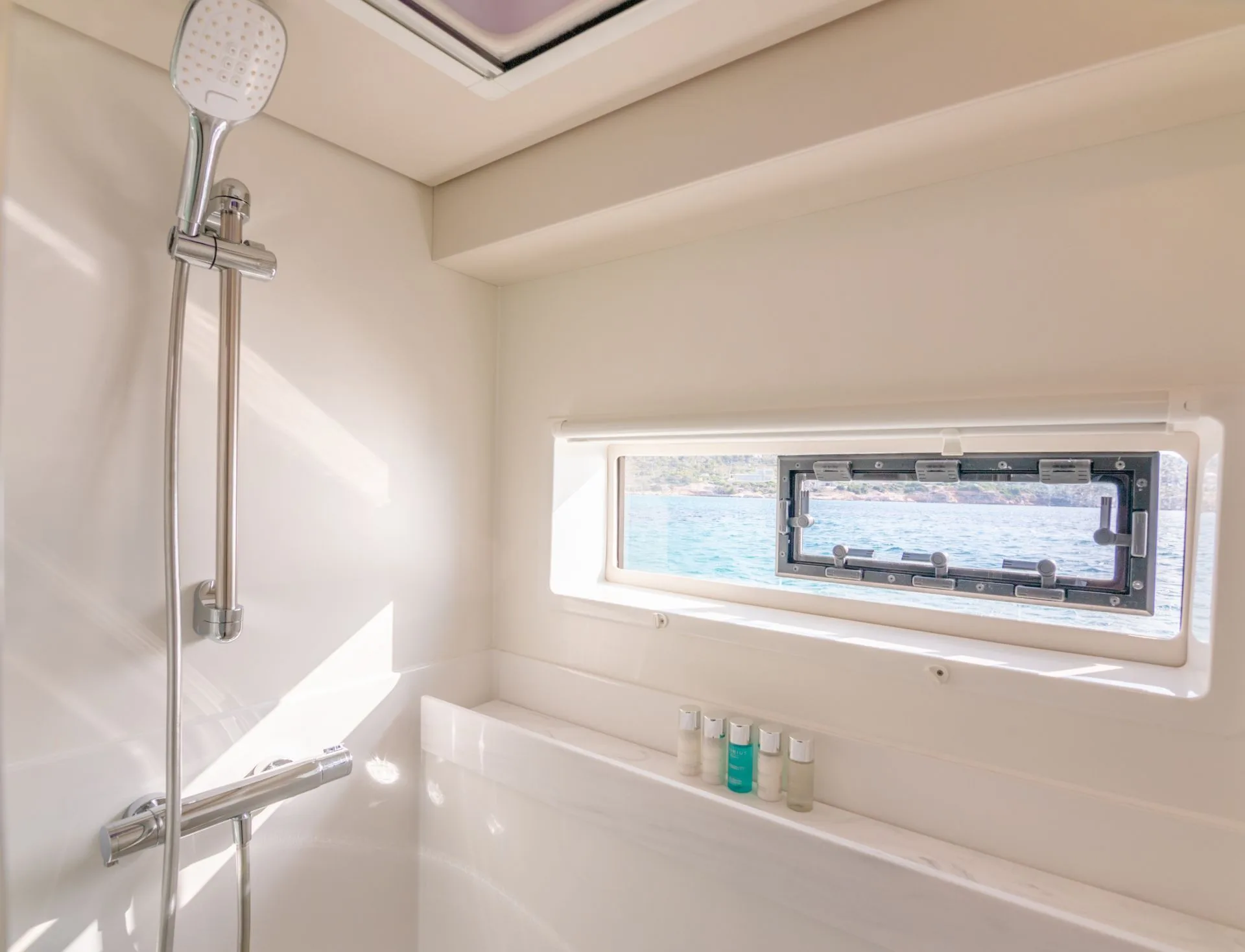 Samana 59 ASTORIA – Bathroom shower