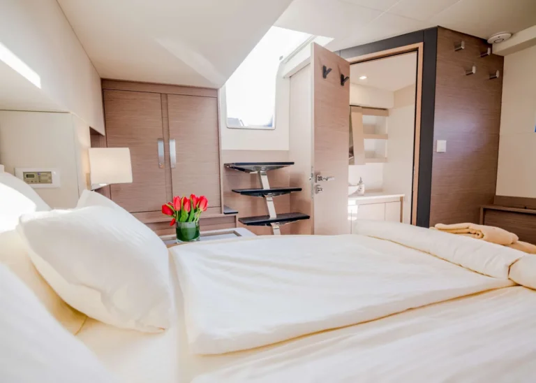 Samana 59 ASTORIA – Queen cabin