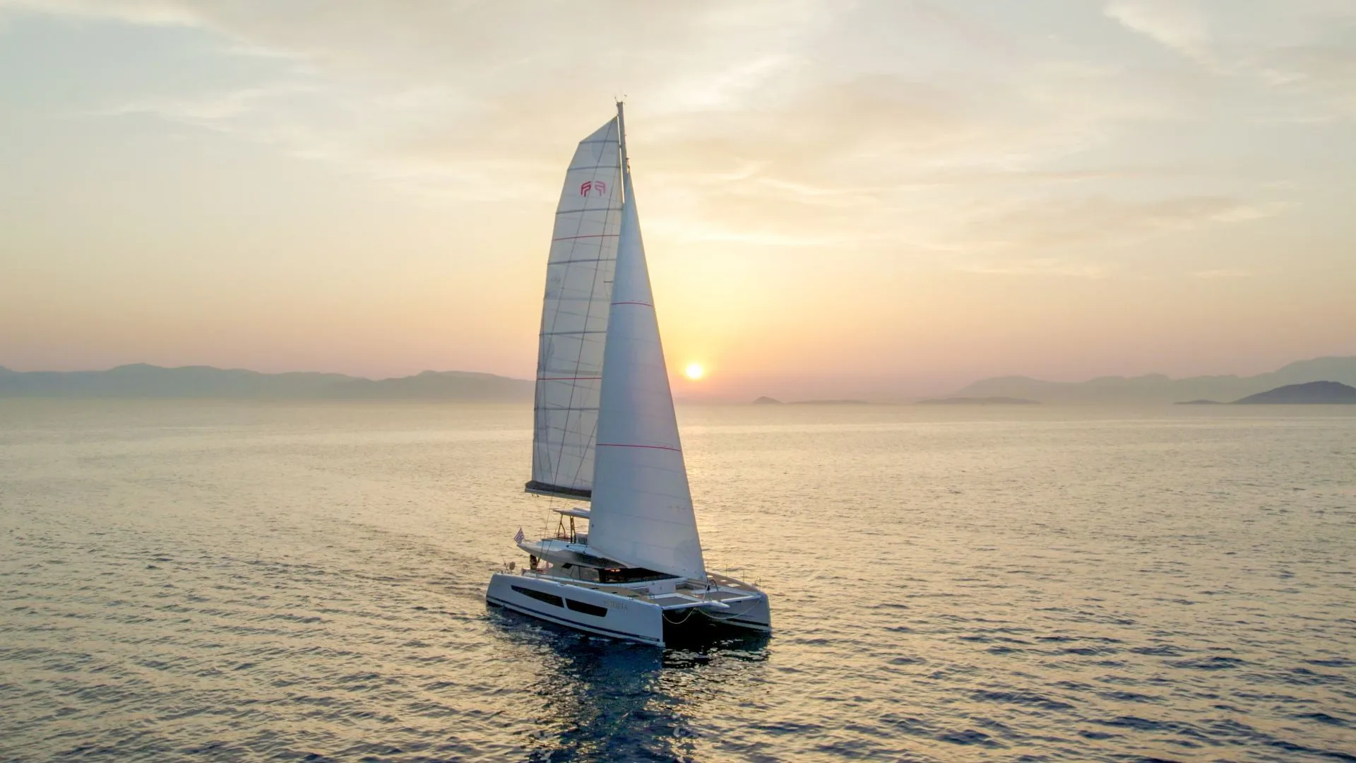 Samana 59 ASTORIA – Sailing at sunset