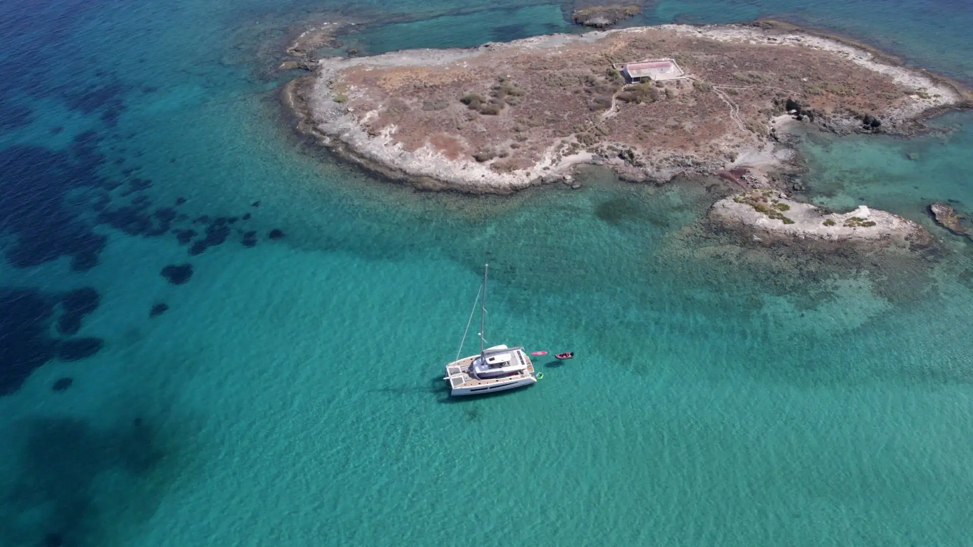 Samana 59 ASTORIA – Aerial view at anchor