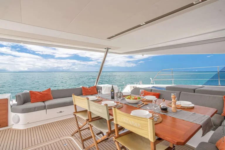 Fountaine Pajot Samana 59 OKINAWA – Aft deck dining