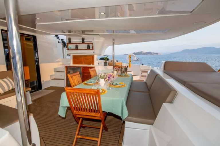 Sanya 57 HIGHJINKS – Aft deck dining area