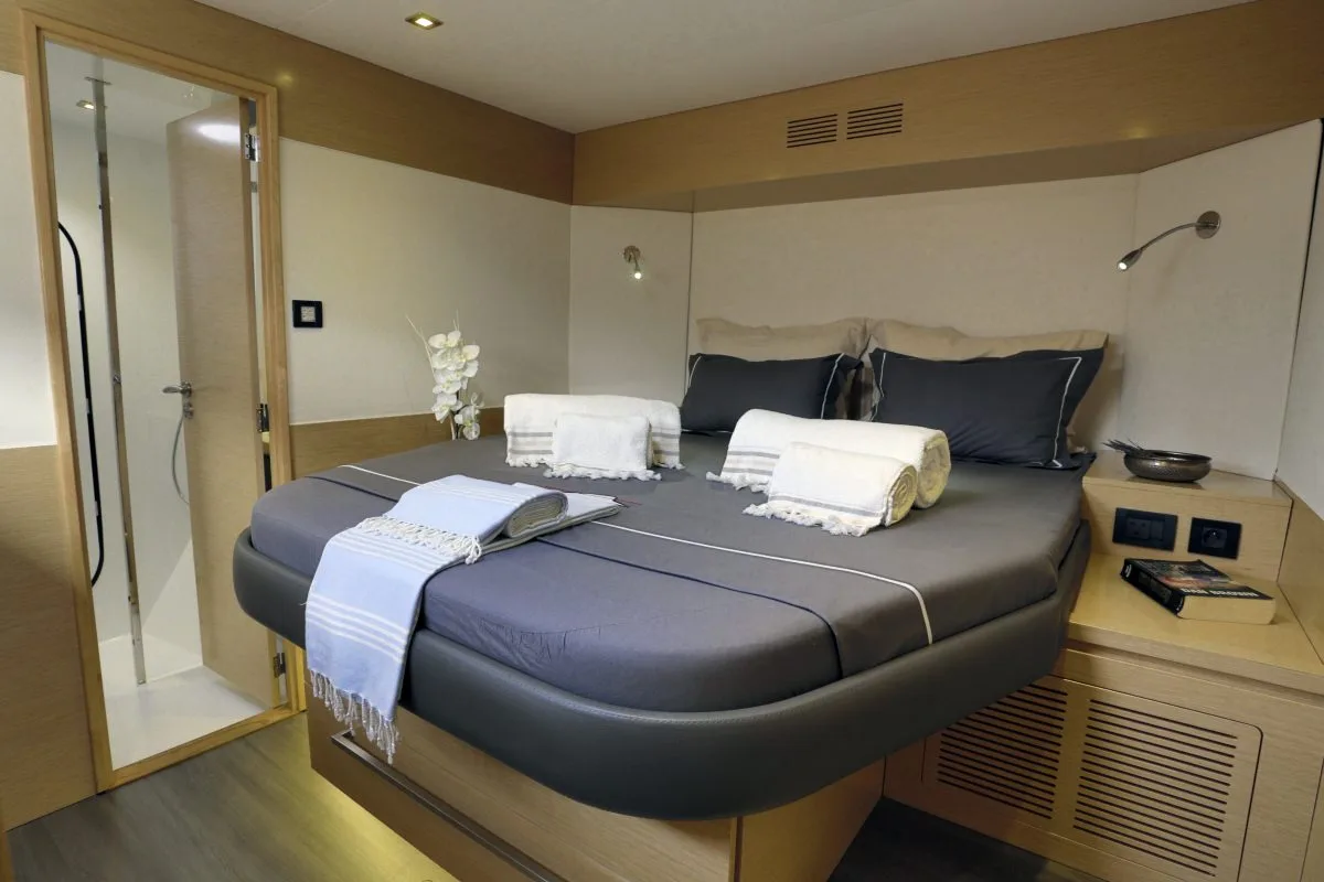 Sanya 57 HIGHJINKS – Guest cabin