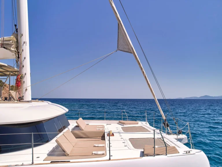 Sunreef 50 ADARA – Foredeck lounge