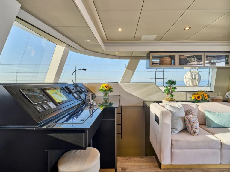 Sunreef 50 ADARA – Navigation station