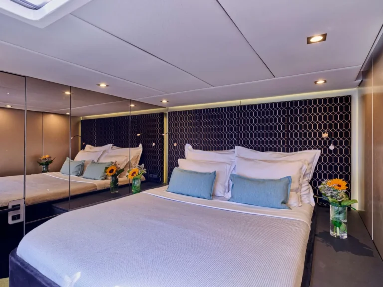 Sunreef 50 ADARA – Queen cabin