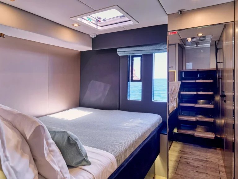 Sunreef 50 ADARA – Queen cabin