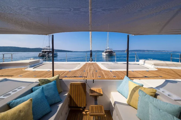 Sunreef 50 ZARA – Foredeck lounge