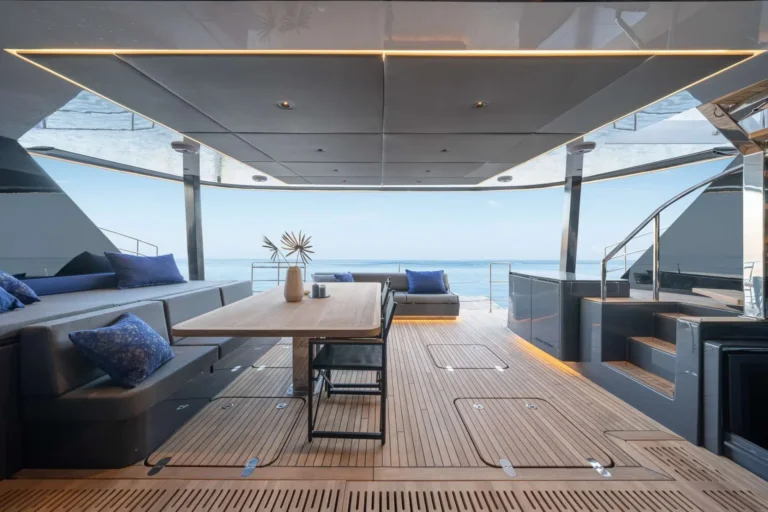 Sunreef 60 ADARA NEXT – Aft deck dining
