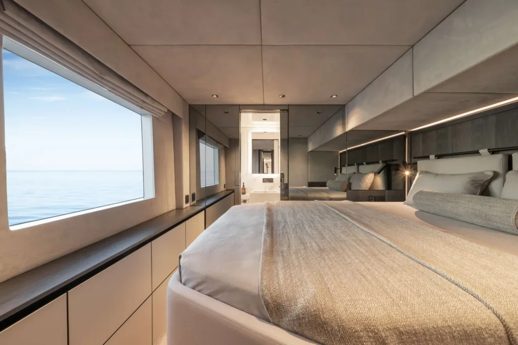 Sunreef 60 ADARA NEXT – Queen guest cabin