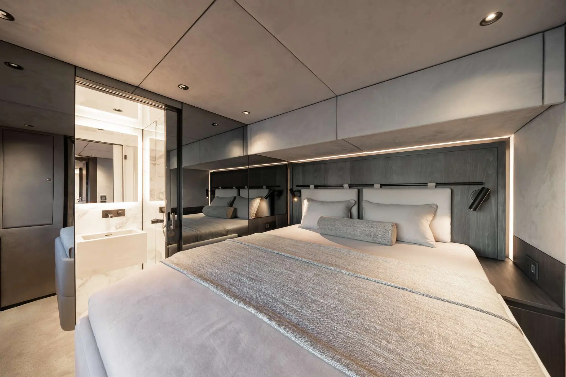 Sunreef 60 ADARA NEXT – Queen cabin