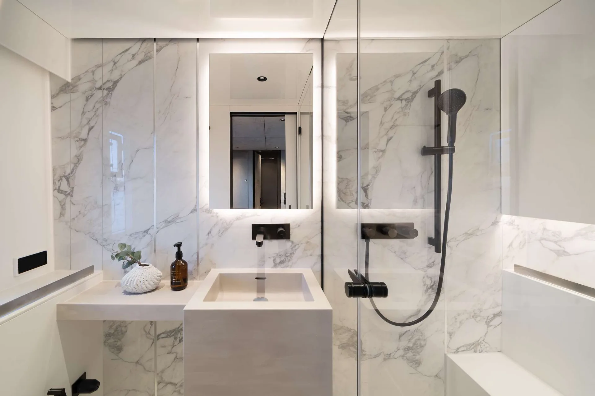 Sunreef 60 ADARA NEXT – En-suite bathroom