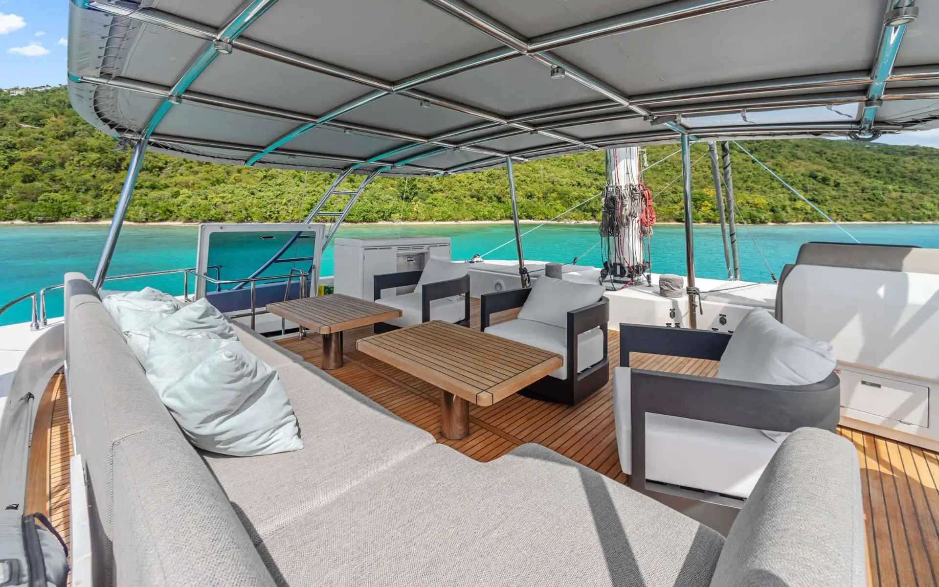 Sunreef 60 GYRFALCON – Flybridge