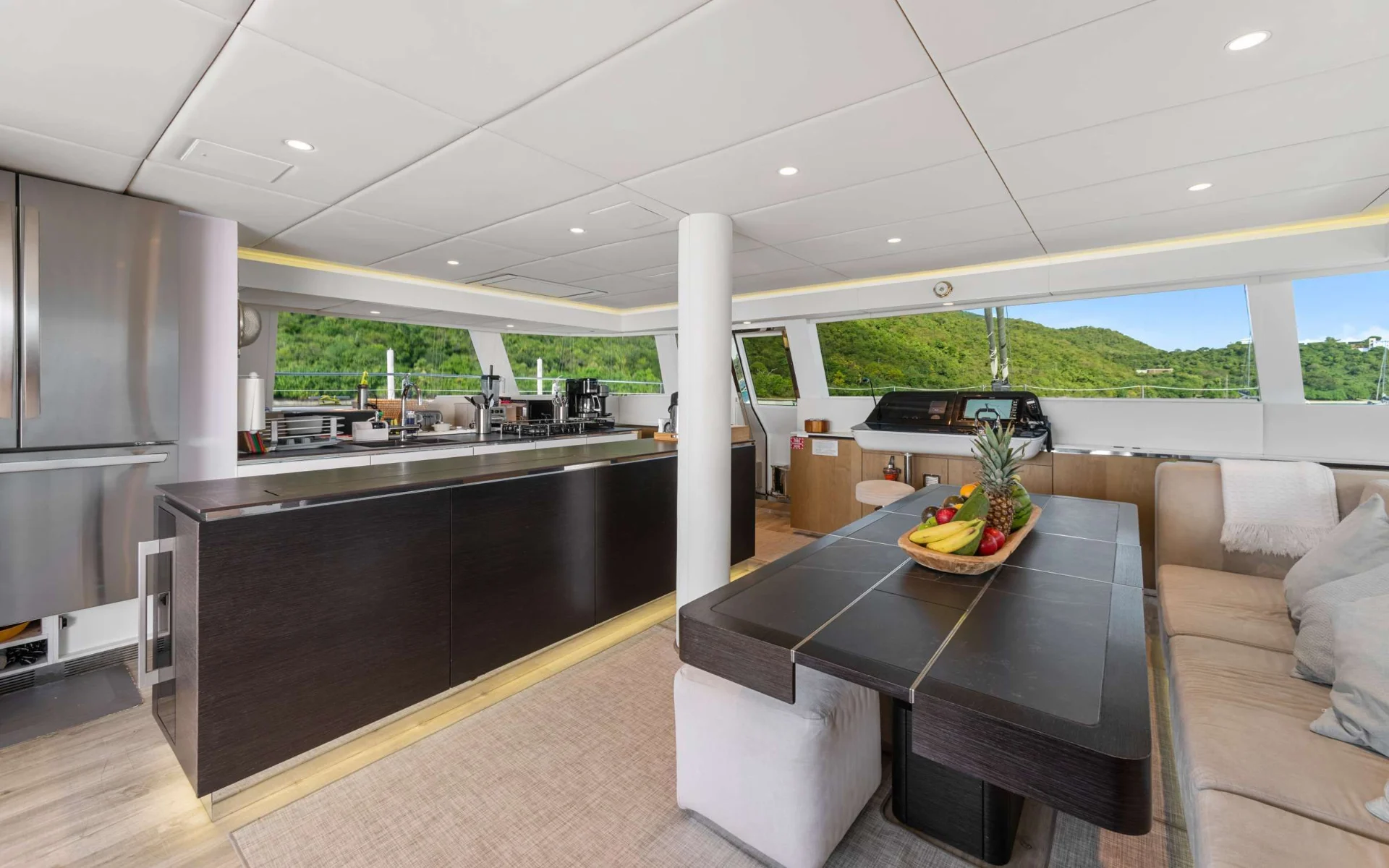 Sunreef 60 GYRFALCON – Galley