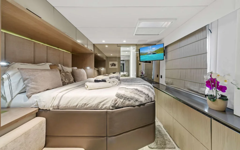 Sunreef 60 GYRFALCON – Master cabin