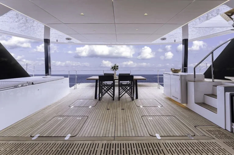 Sunreef 60 OYA – aft deck dining