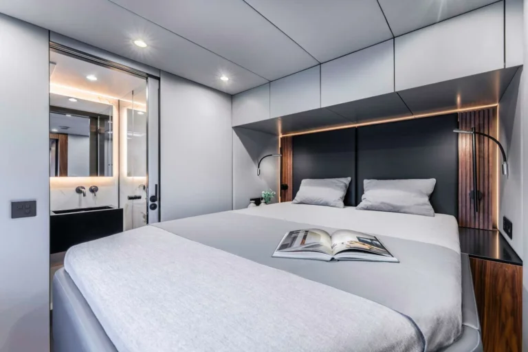 Sunreef 60 OYA – master cabin