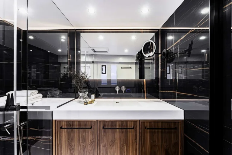 Sunreef 60 OYA – bathroom