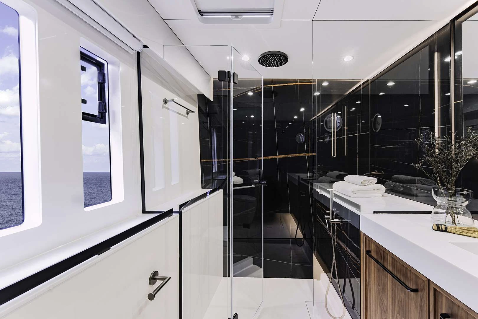 Sunreef 60 OYA – ensuite bathroom