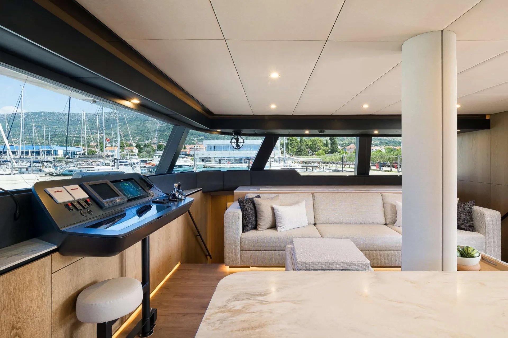 Sunreef 60 SEA DREAMS – interior helm station