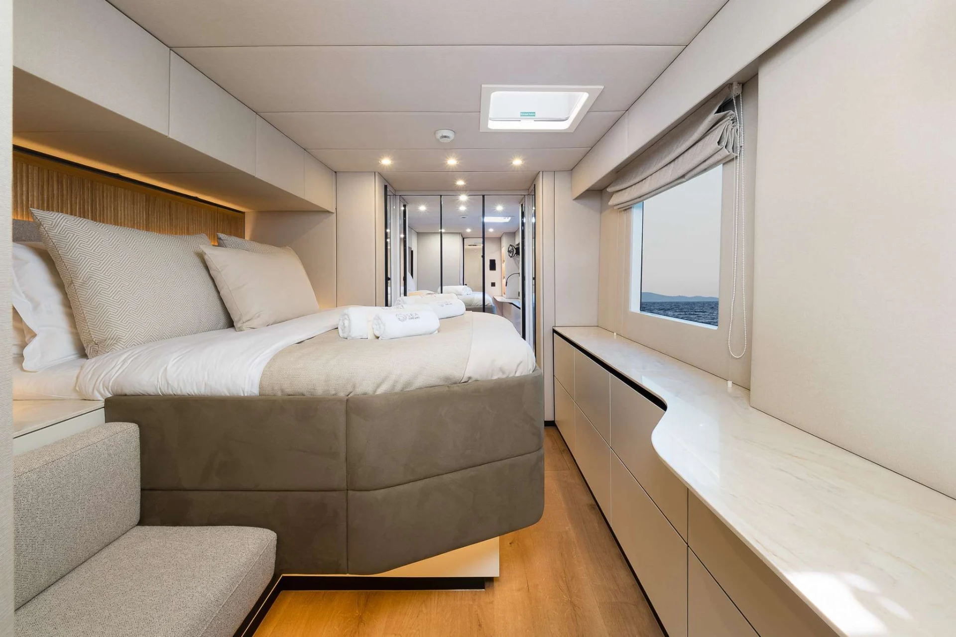 Sunreef 60 SEA DREAMS – queen cabin