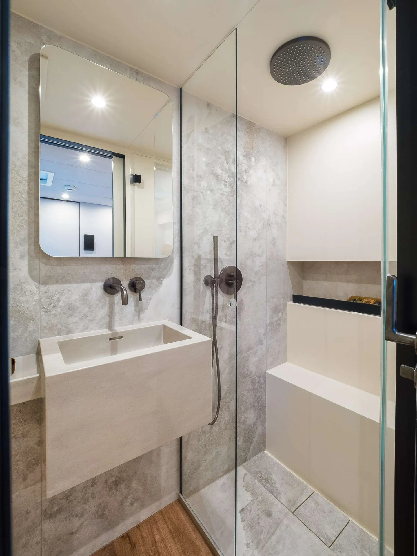 Sunreef 60 SEA DREAMS – ensuite bathroom