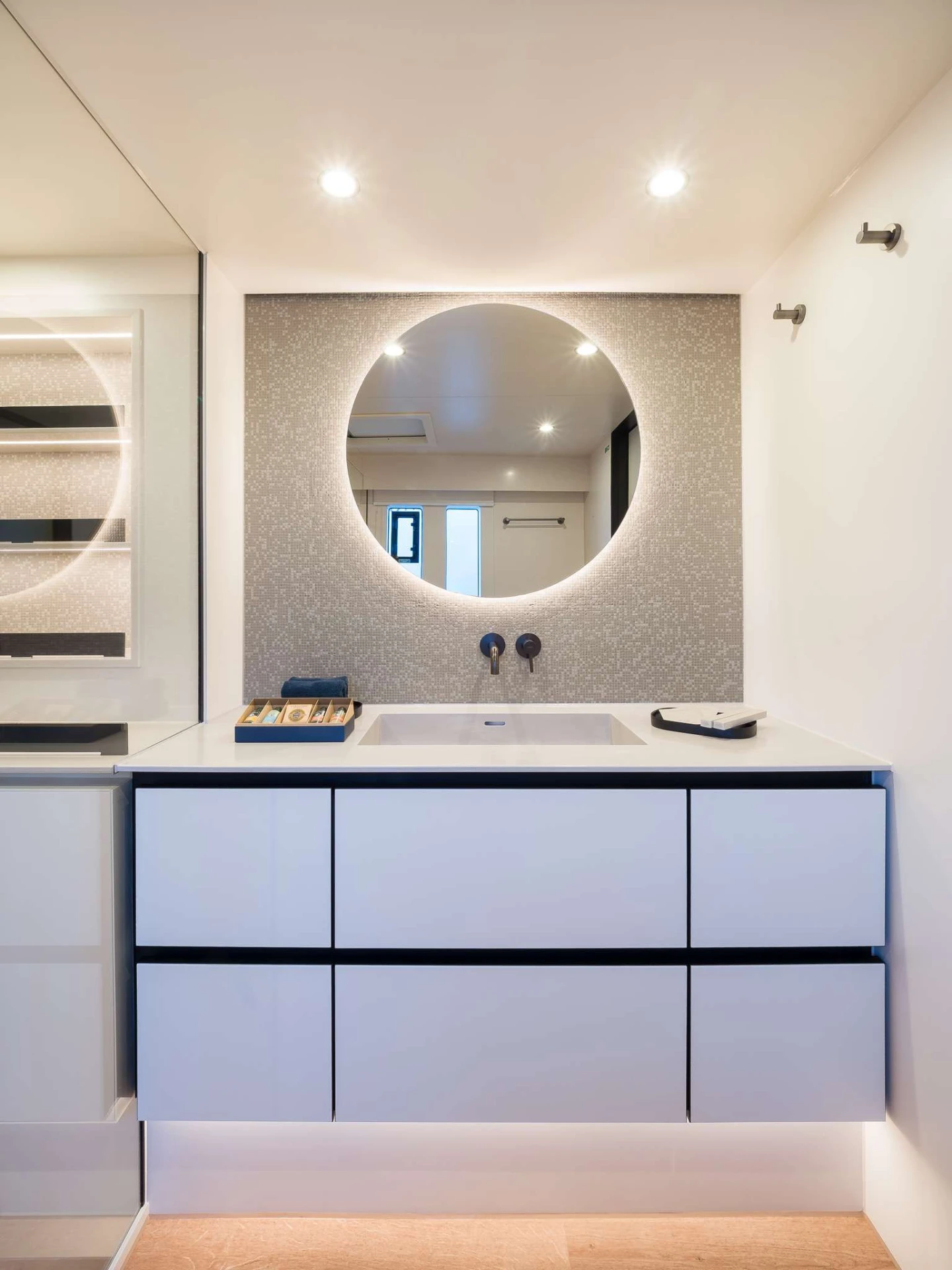 Sunreef 60 SEA DREAMS – bathroom vanity