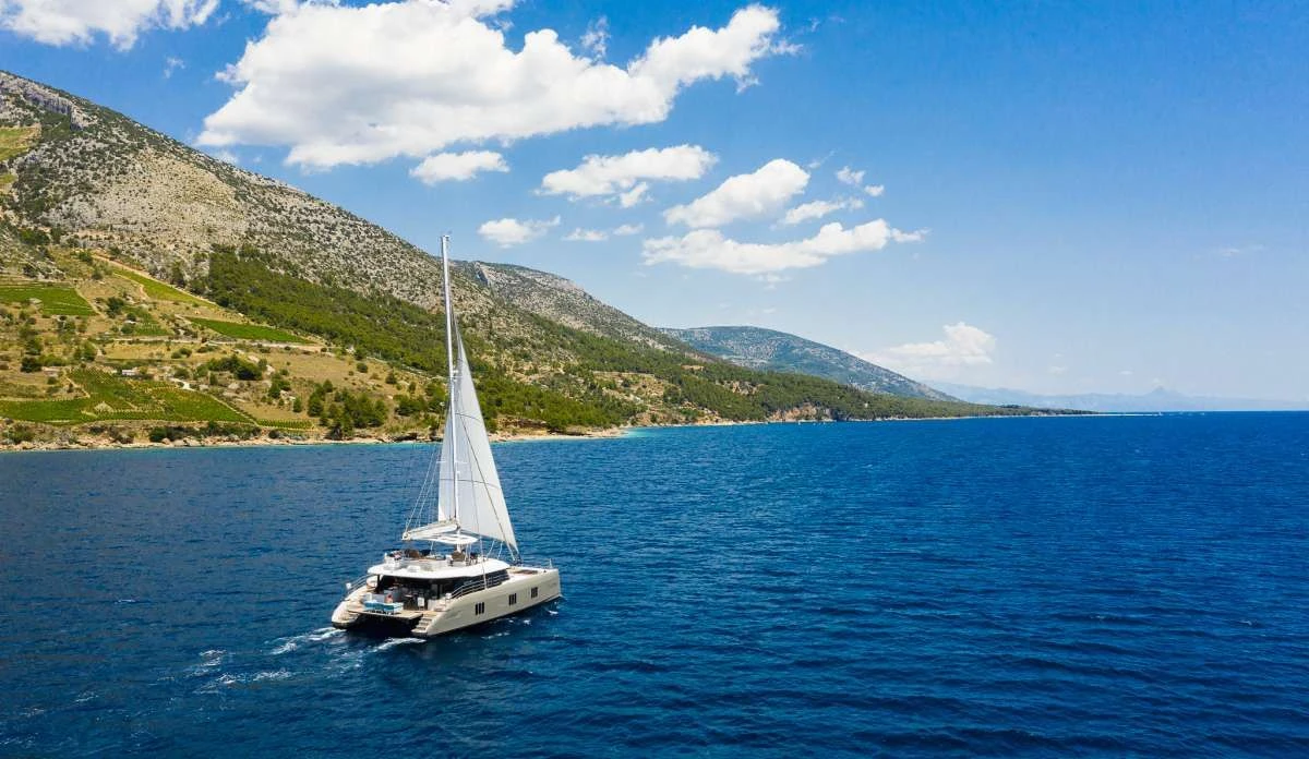 Sunreef 60 VULPINO – sailing off the coast