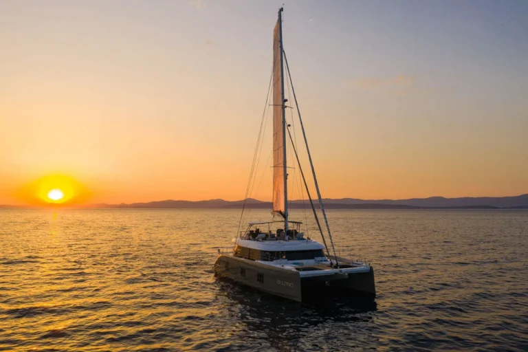 Sunreef 60 VULPINO – sailing at sunset
