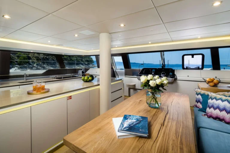Sunreef 60 VULPINO – saloon lounge