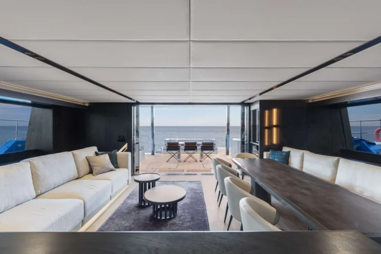 Sunreef 70 AGATA BLU – Saloon looking aft