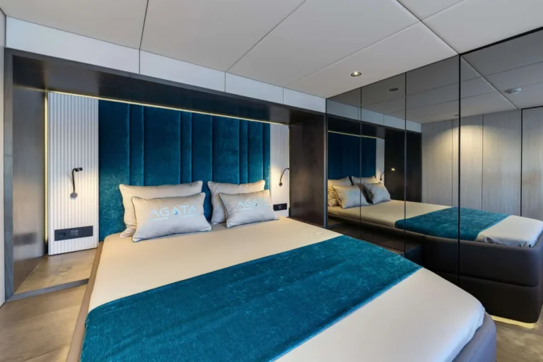 Sunreef 70 AGATA BLU – Guest cabin