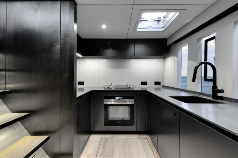 Sunreef 70 AGATA BLU – Galley