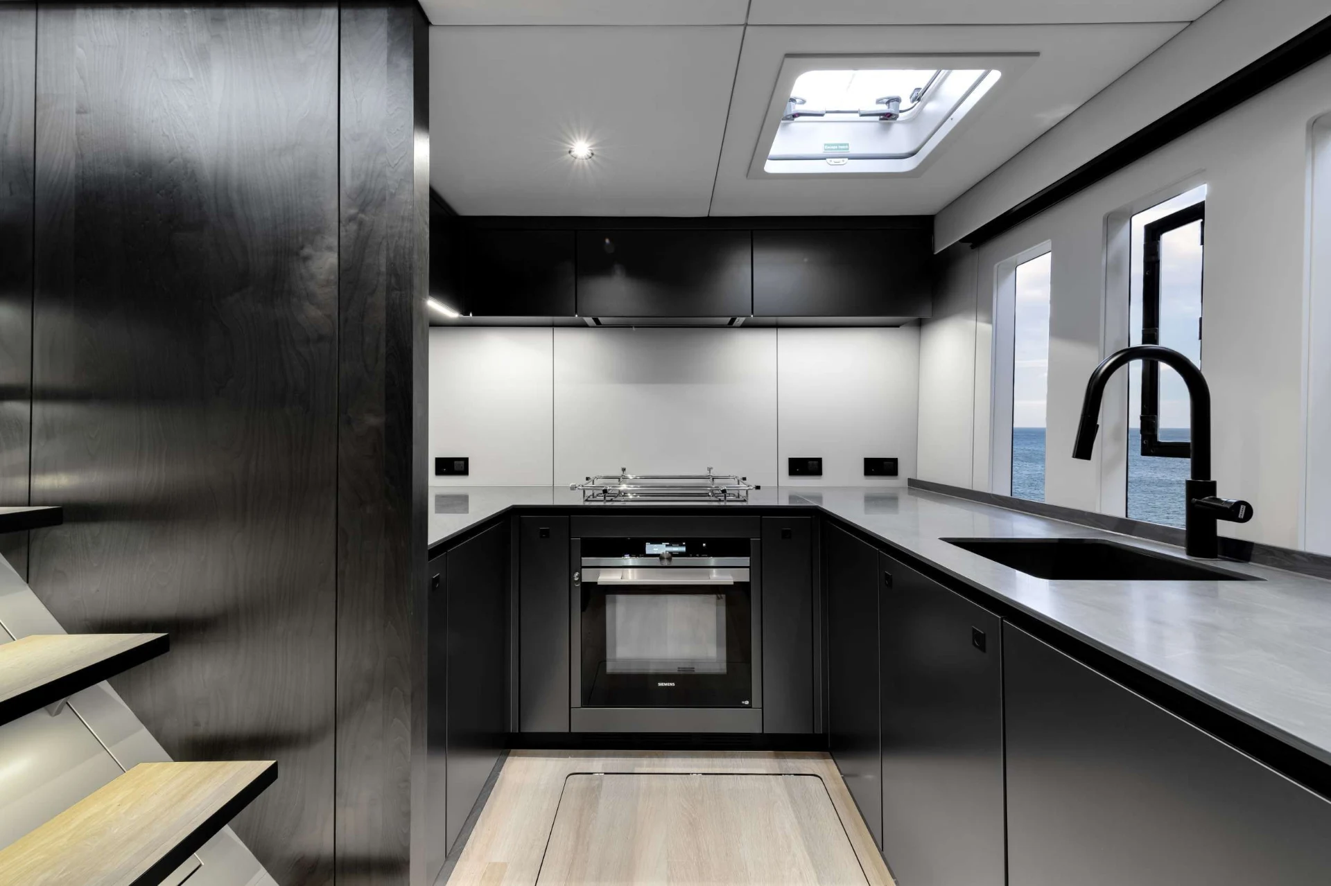 Sunreef 70 AGATA BLU – Galley