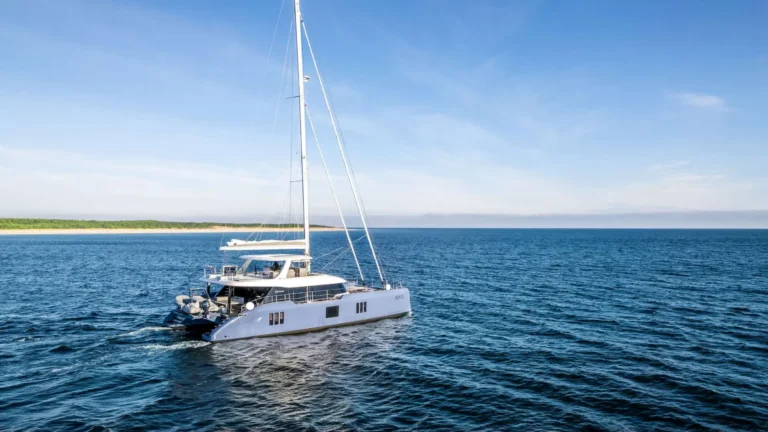 Sunreef 70 AGATA BLU – Cruising