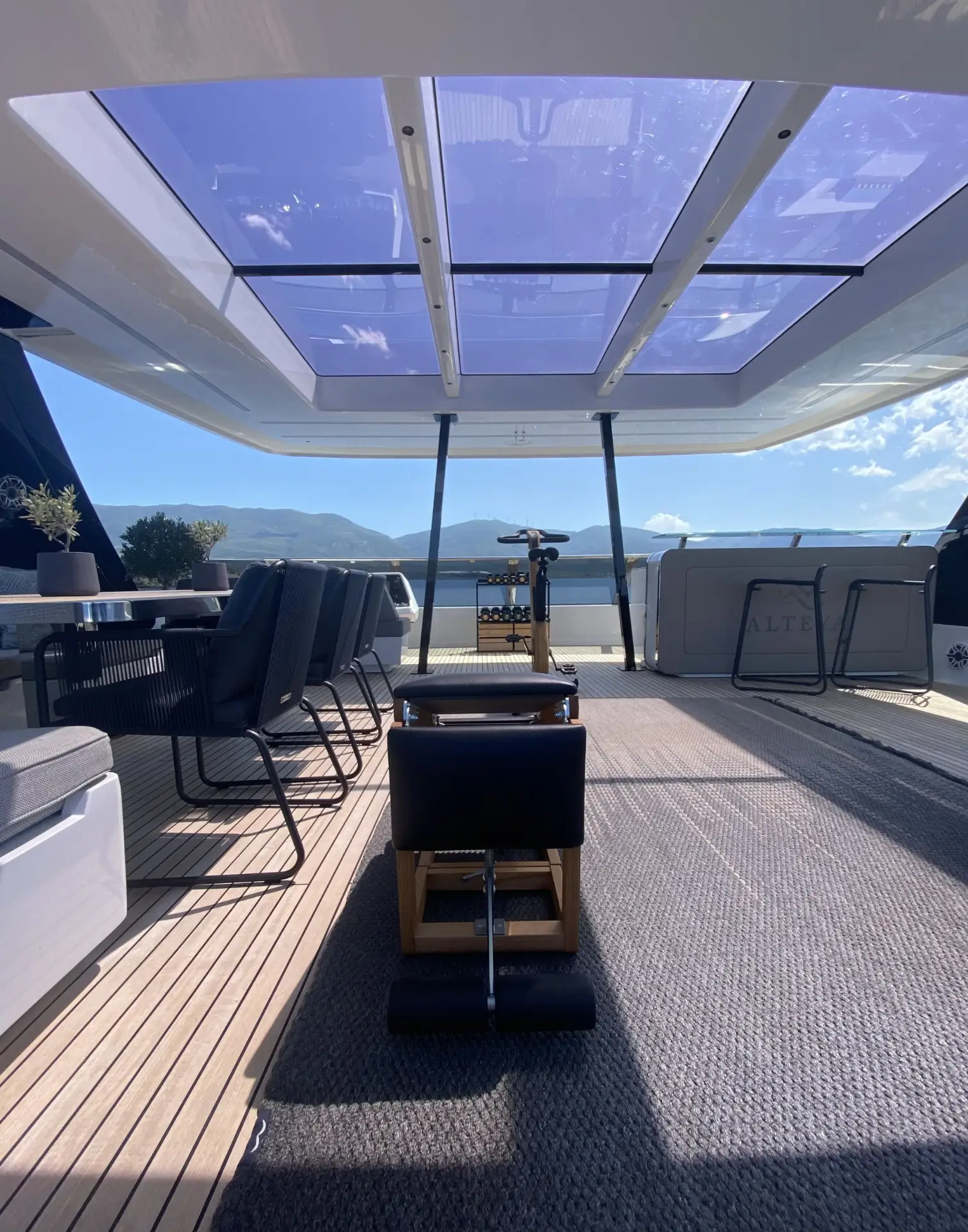 Sunreef 70 ALTEYA – Flybridge bar