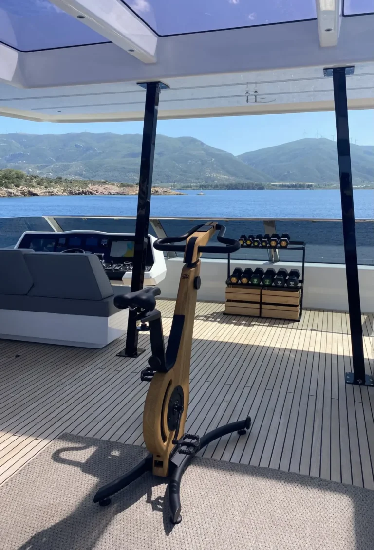 Sunreef 70 ALTEYA – Flybridge helm and gym