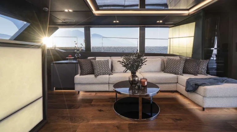 Sunreef 70 ALTEYA – Saloon seating