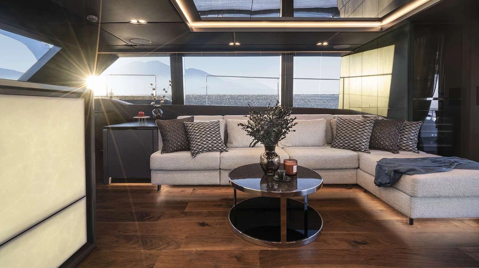 Sunreef 70 ALTEYA – Saloon seating