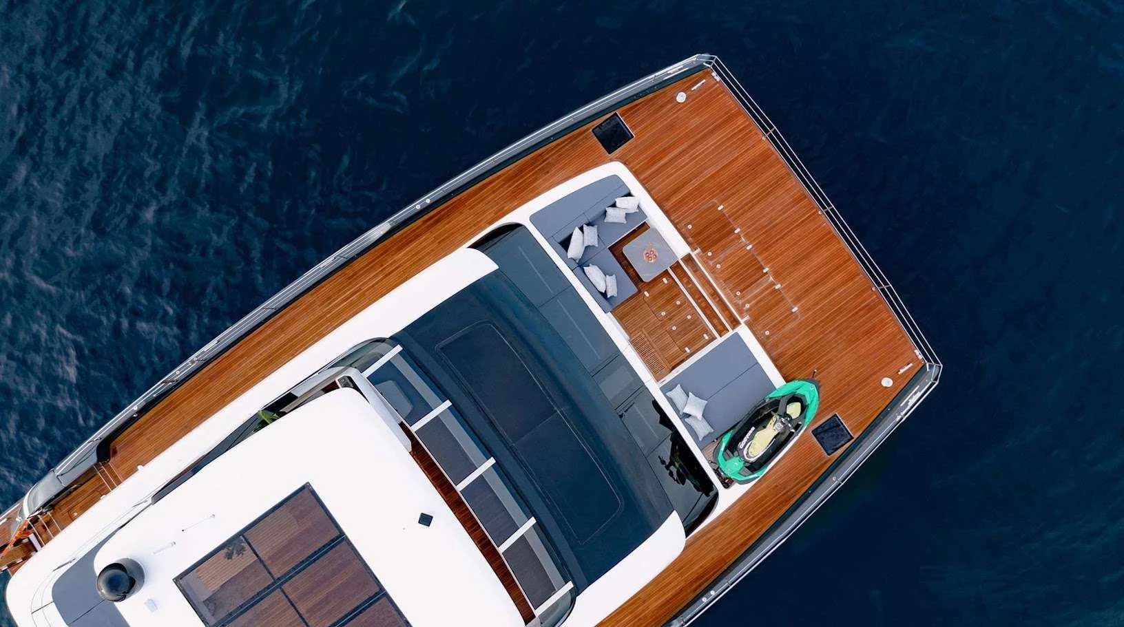 Sunreef 70 ALTEYA – Aerial view of the bow
