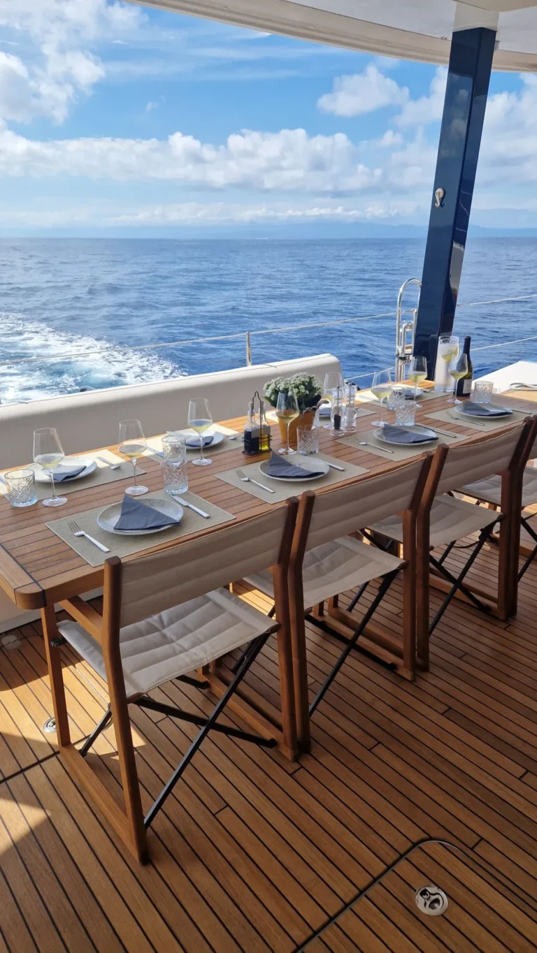 Sunreef 70 ANKAWER VI – aft deck dining