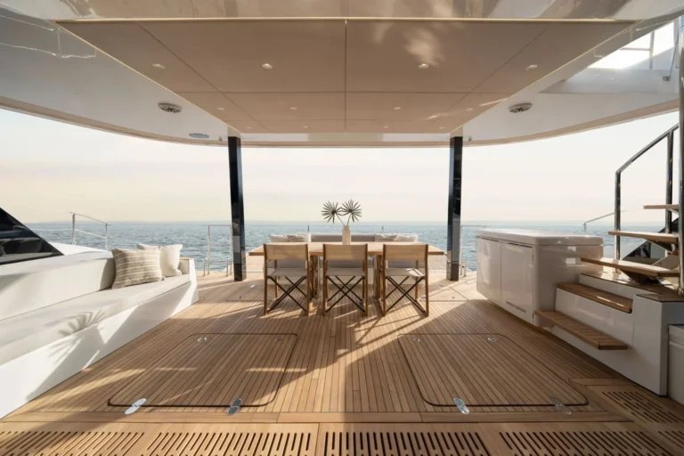 Sunreef 70 ANKAWER VI – saloon dining