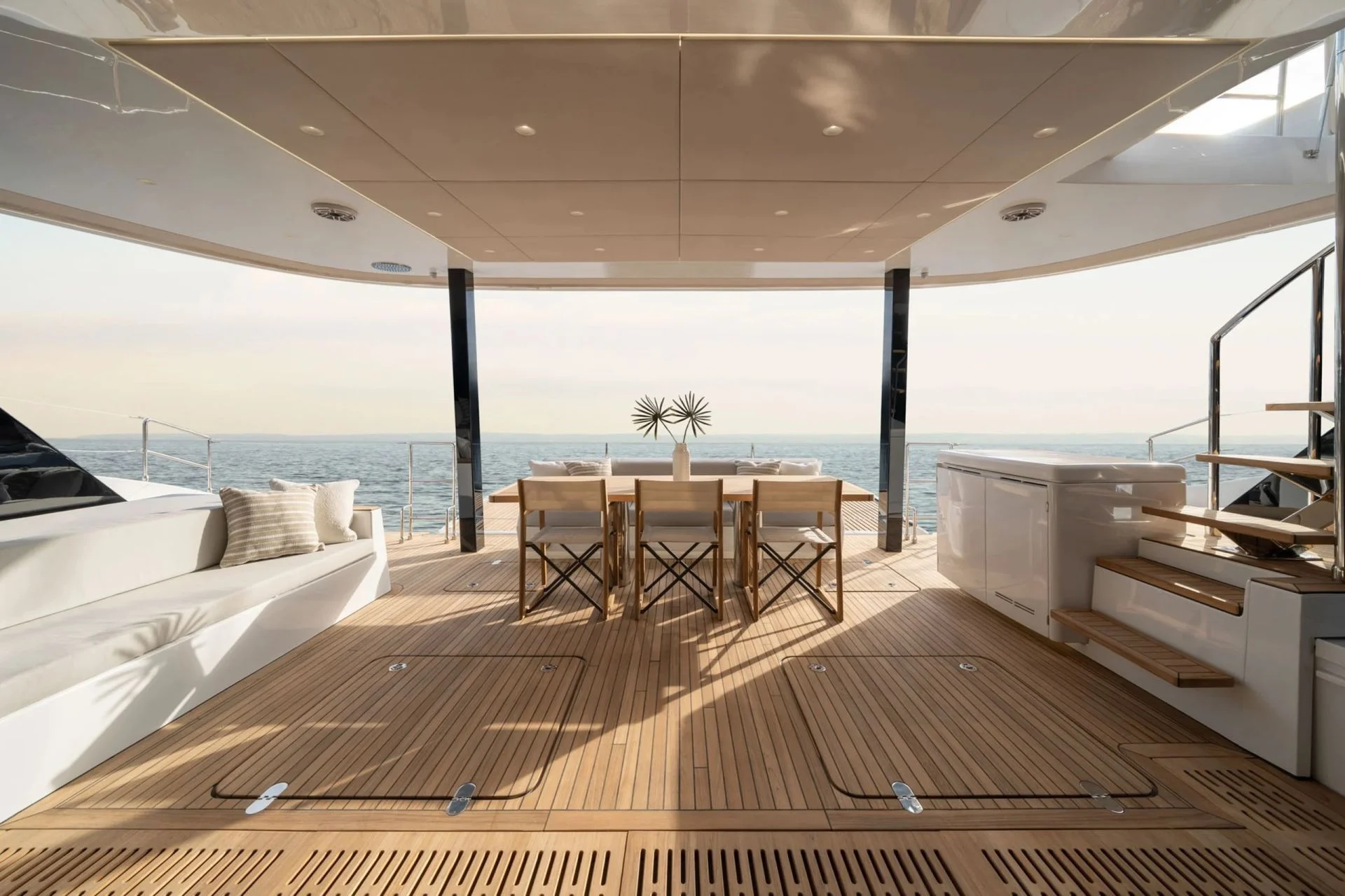 Sunreef 70 ANKAWER VI – saloon dining