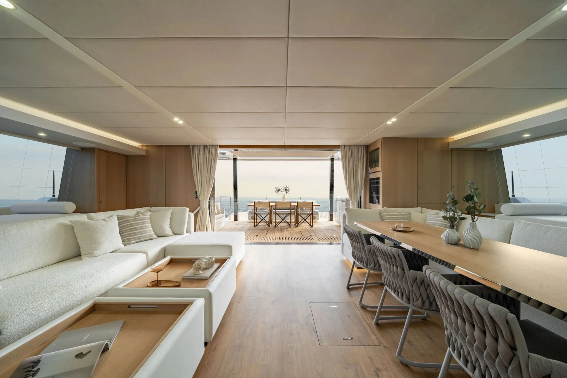 Sunreef 70 ANKAWER VI – saloon lounge