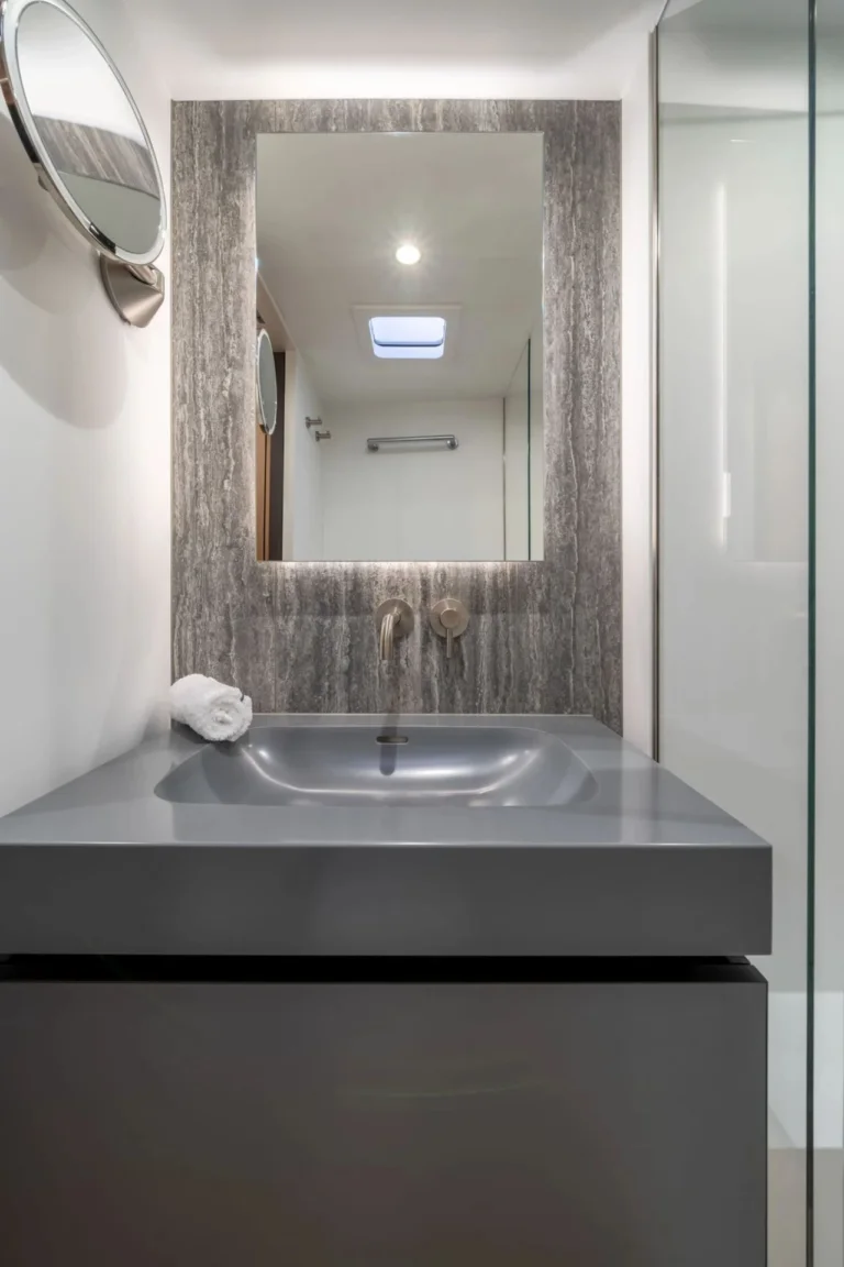 Sunreef 70 ANKAWER VI – bathroom vanity
